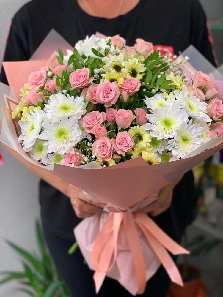 Букет цветов из: Розы и Хризантемы в Непецино