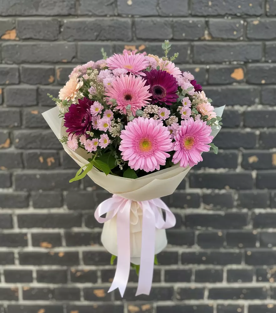 Букет цветов из: Герберы и Хризантемы в Непецино