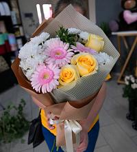 Букет цветов из:  Герберы, Розы и Хризантемы в Непецино