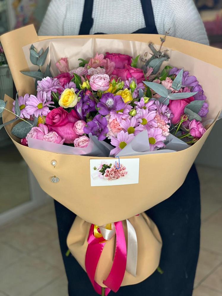 Букет цветов из: Хризантемы, Гвоздики и Альстромерии в Непецино