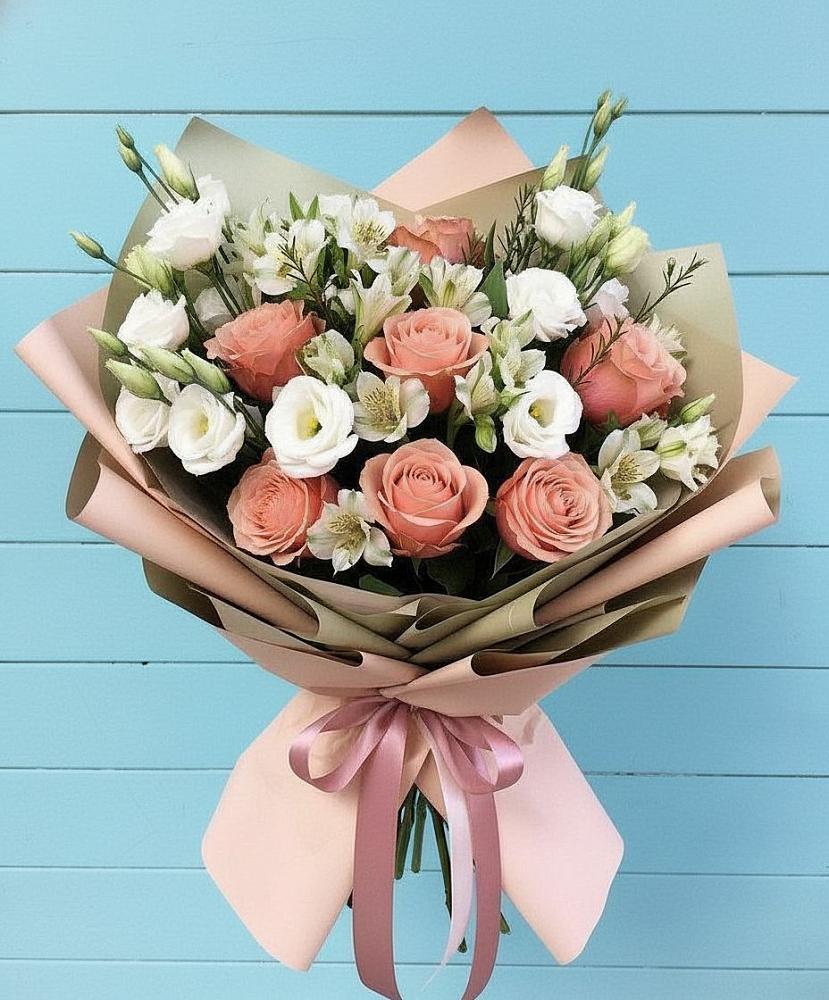 Букет цветов из: Розы, Альстромерии и Лизиантусы в Непецино