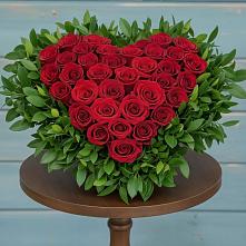 Цветочная композиция из Розы в виде сердца в Непецино