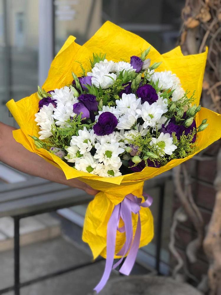 Букет цветов из: Ирисы, Хризантемы и Ромашки в Непецино