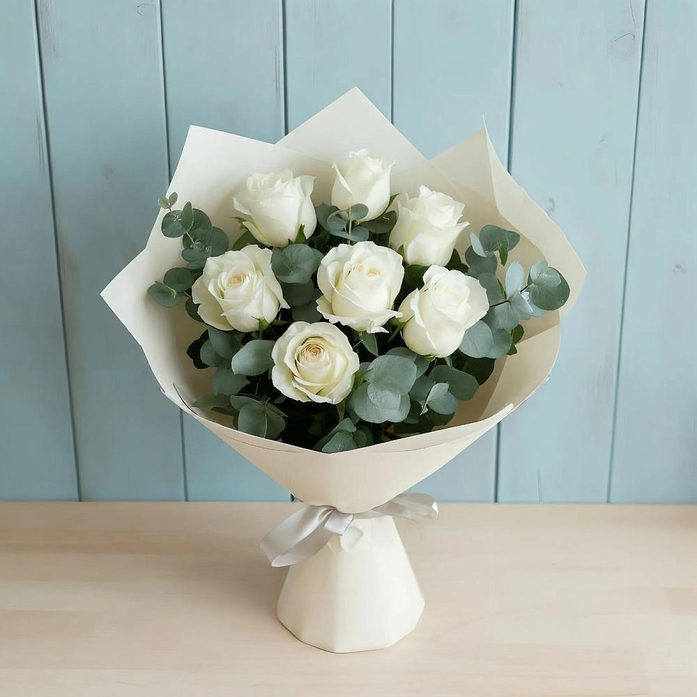 Букет Белые розы в Эвкалипте в Непецино