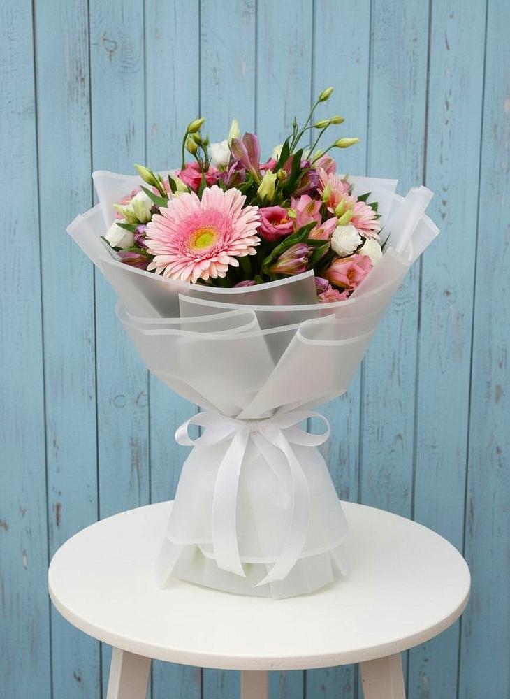 Букет цветов из: Герберы, Альстромерии и Лизиантусы в Непецино