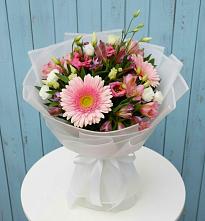 Букет цветов из:  Герберы, Альстромерии и Лизиантусы в Непецино