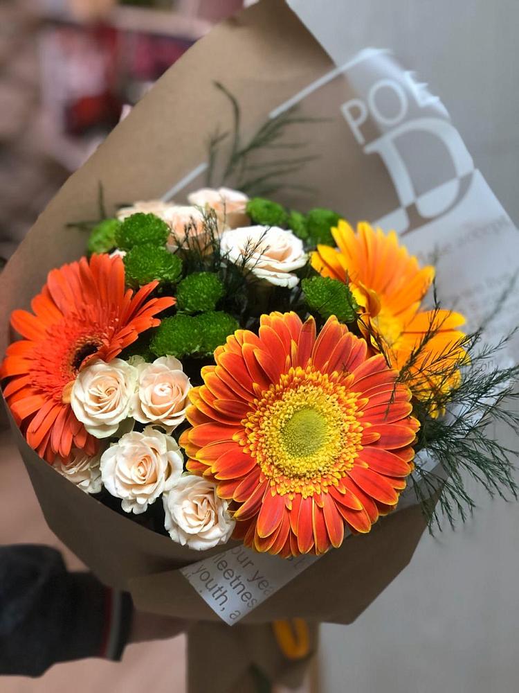 Букет цветов из: Герберы, Хризантемы и Розы в Непецино