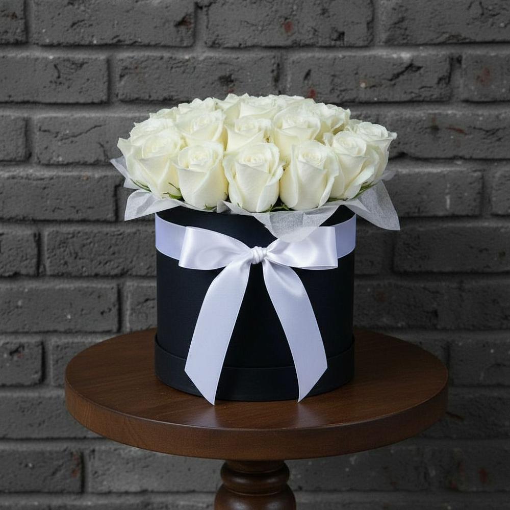 Цветочная композиция из Розы в шляпной коробке в Непецино