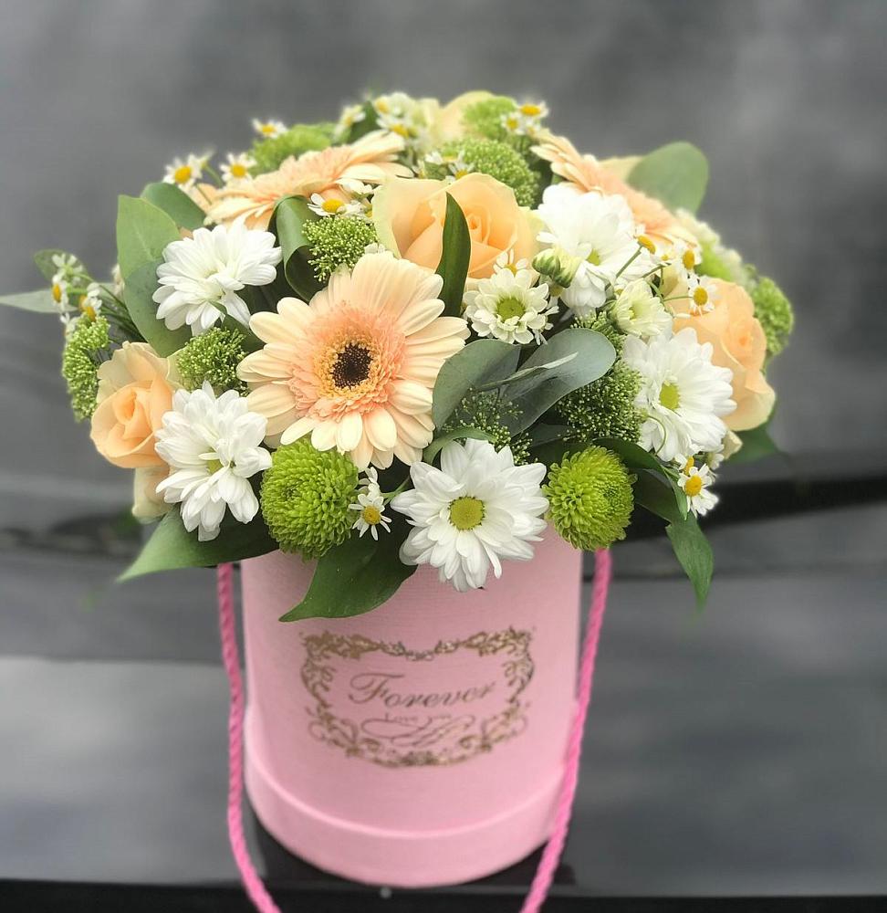 Цветочная композиция из Розы, Герберы и Хризантемы в шляпной коробке в Непецино