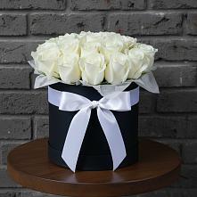 Цветочная композиция из Розы в шляпной коробке в Непецино